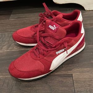 Mens size 11 puma’s. Worn only a handful of times